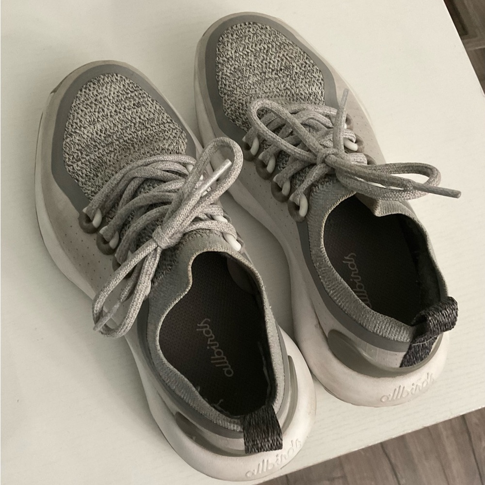 Allbirds Women's Trail Runners SWT - Size 6 (Medium Grey/Light Grey Sole)